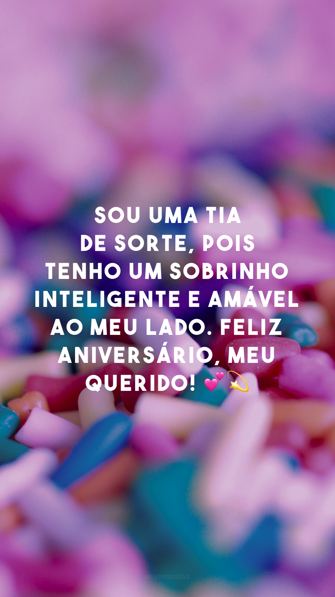 Sou uma tia de sorte, pois tenho um sobrinho inteligente e amável ao meu lado. Feliz aniversário, meu querido! 💕💫