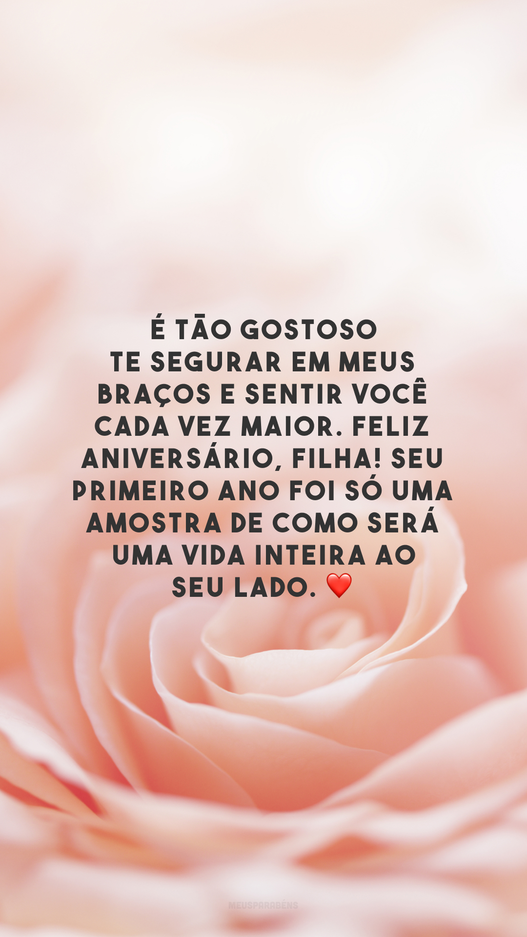 É tão gostoso te segurar em meus braços e sentir você cada vez maior. Feliz aniversário, filha! Seu primeiro ano foi só uma amostra de como será uma vida inteira ao seu lado. ❤️