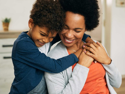 40 frases de aniversário para mãe amada que declaram todo seu afeto