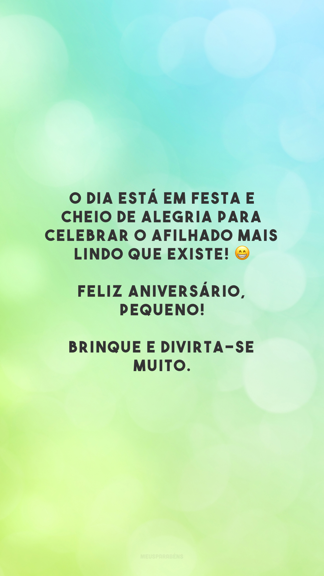 O dia está em festa e cheio de alegria para celebrar o afilhado mais lindo que existe! 😁 Feliz aniversário, pequeno! Brinque e divirta-se muito.