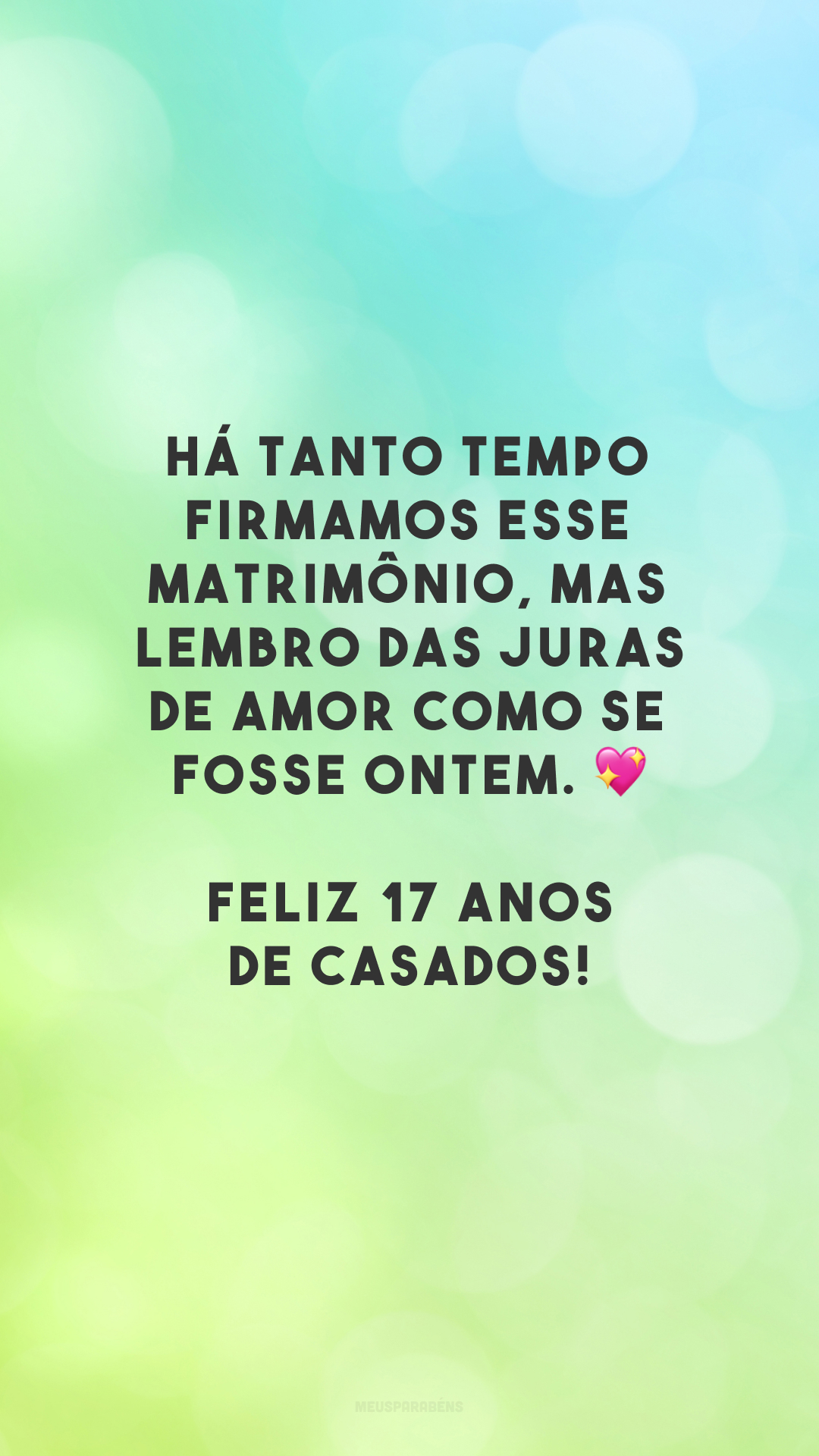 Há tanto tempo firmamos esse matrimônio, mas lembro das juras de amor como se fosse ontem. 💖 Feliz 17 anos de casados!