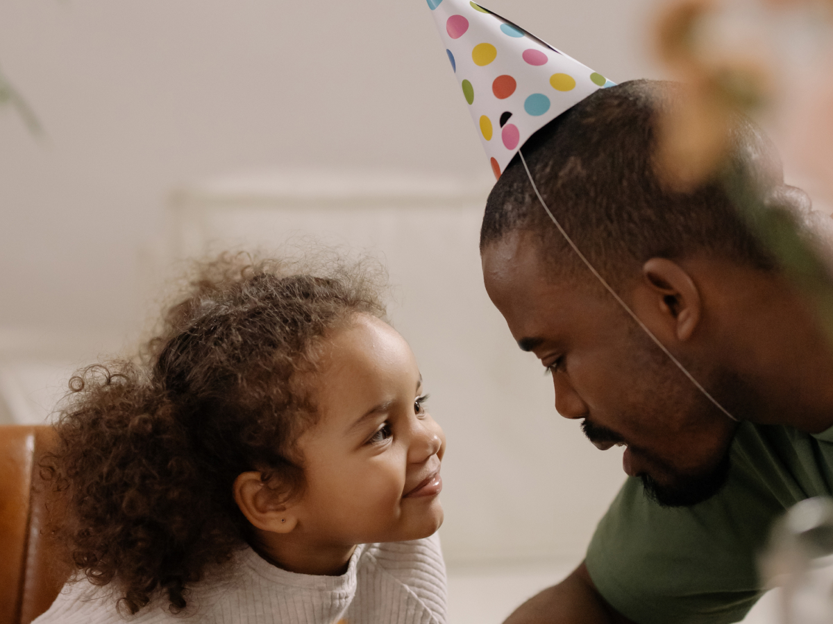 60 frases de felicitações de aniversário que tornam o dia mais especial